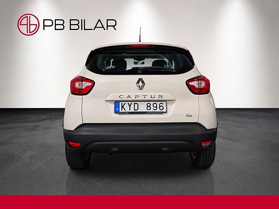 Renault Captur 5 of 21