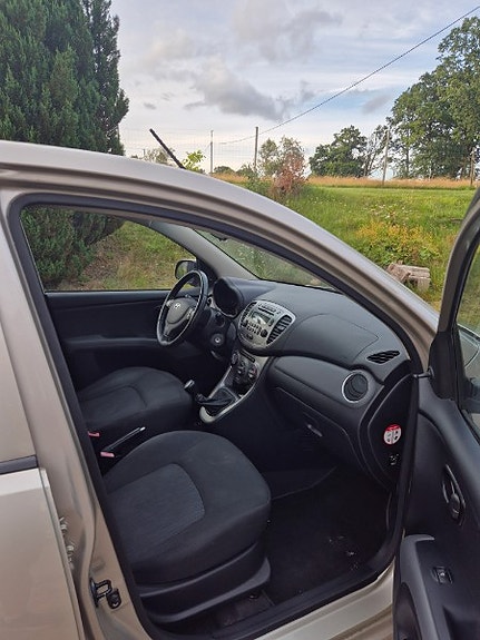 Hyundai i10 4 of 9