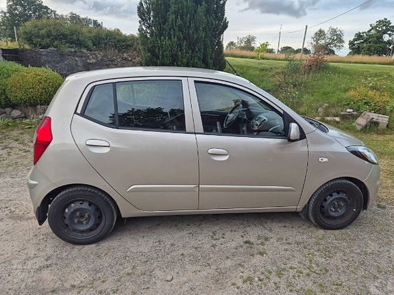 Hyundai i10 6 of 9
