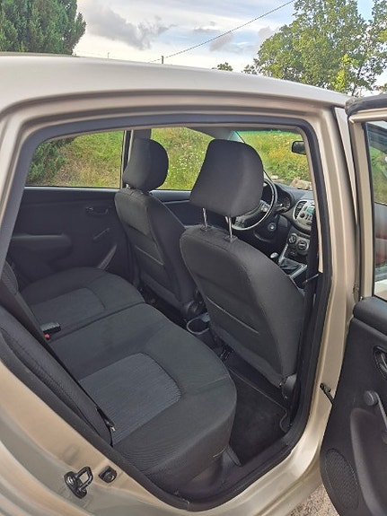Hyundai i10 5 of 9
