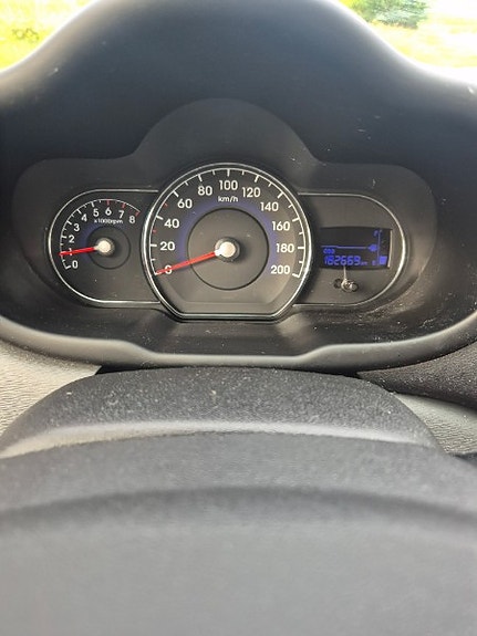 Hyundai i10 8 of 9