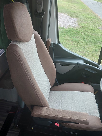 Adria Matrix supreme M 687 SL 4 of 5