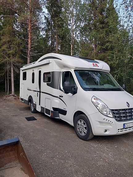 Adria Matrix supreme M 687 SL 2 of 5