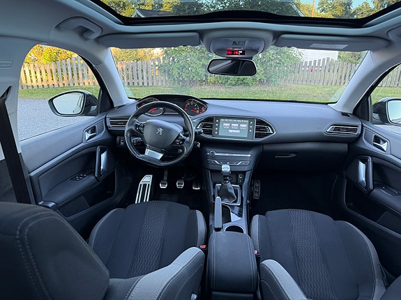 Peugeot 308 SW 6 of 8