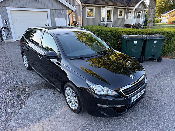 Peugeot 308 SW 4 of 8