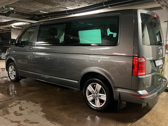 Volkswagen Multivan 4 of 18