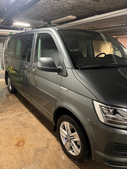 Volkswagen Multivan 6 of 18