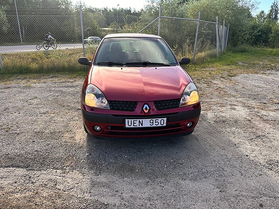 Renault Clio 2 of 7