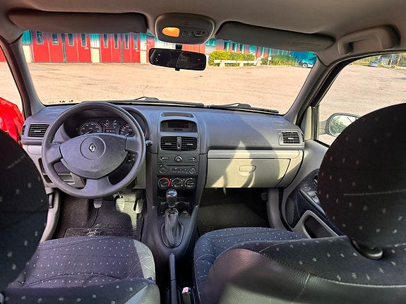 Renault Clio 6 of 7