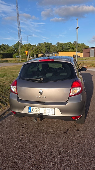 Renault Clio 2 of 9