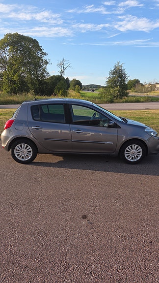 Renault Clio 6 of 9
