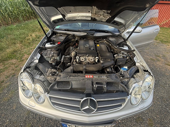 Mercedes-Benz CLK200 5 of 7