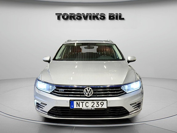 Volkswagen Passat 8 of 30