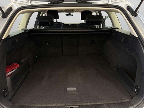 Volkswagen Passat 15 of 30