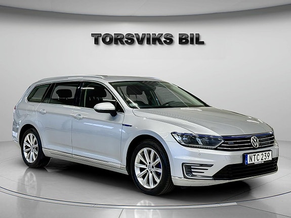 Volkswagen Passat 7 of 30