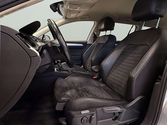 Volkswagen Passat 10 of 30