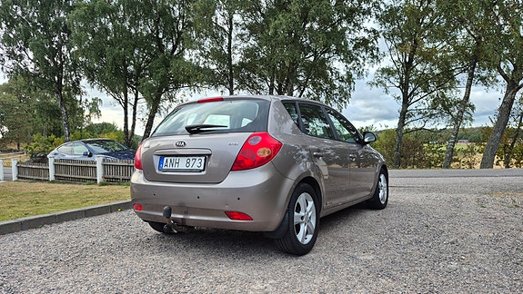 Kia Ceed 4 of 23
