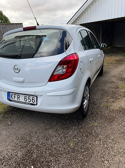 Opel Corsa 2 of 8