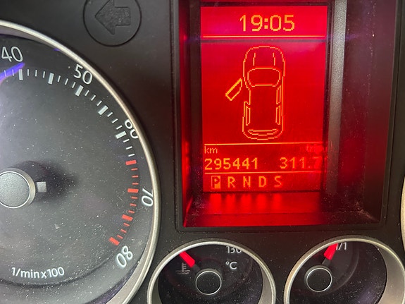 Volkswagen Golf V 5 of 5