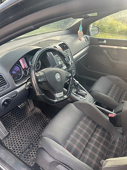 Volkswagen Golf V 4 of 5