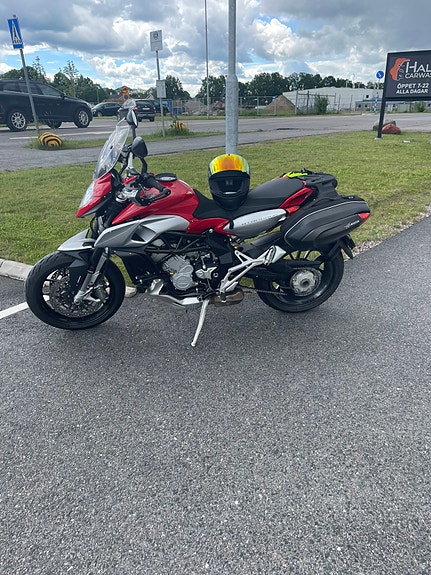 MV Agusta Stradale 800 2 of 6
