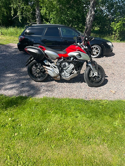 MV Agusta Stradale 800 3 of 6