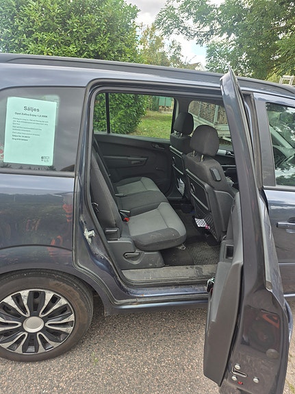 Opel Zafira 7 of 11