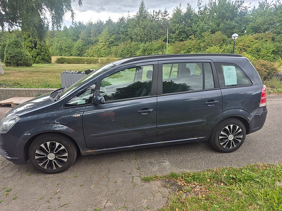 Opel Zafira 2 of 11