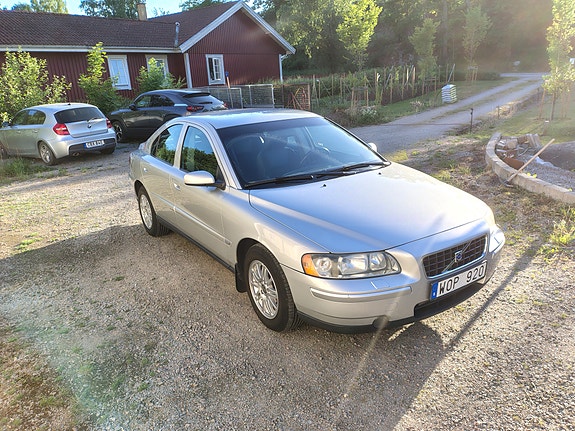 Volvo S60 3 of 4