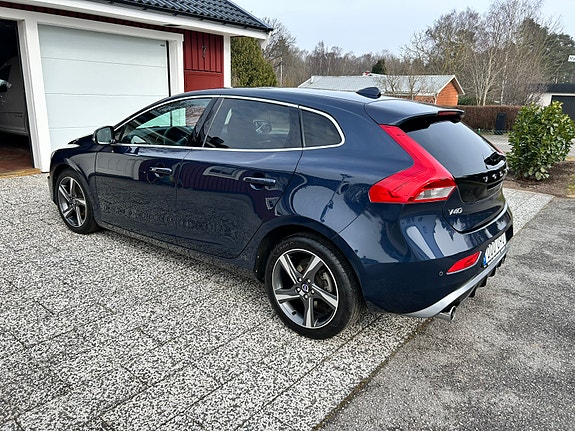 Volvo V40 3 of 12