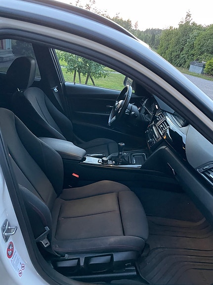 BMW 318d 11 of 13