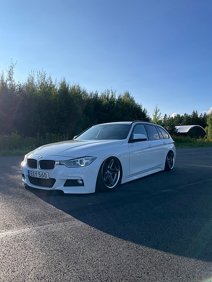 BMW 318d 2 of 13