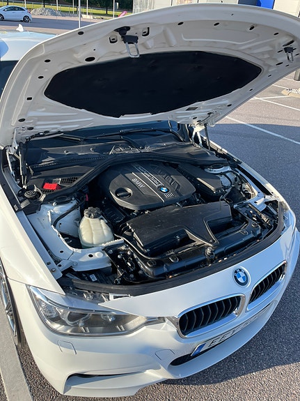 BMW 318d 8 of 13