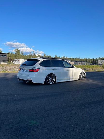 BMW 318d 7 of 13