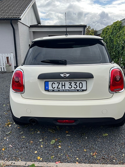 MINI One 2 of 4