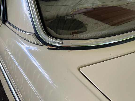 Mercedes-Benz 200 22 of 24