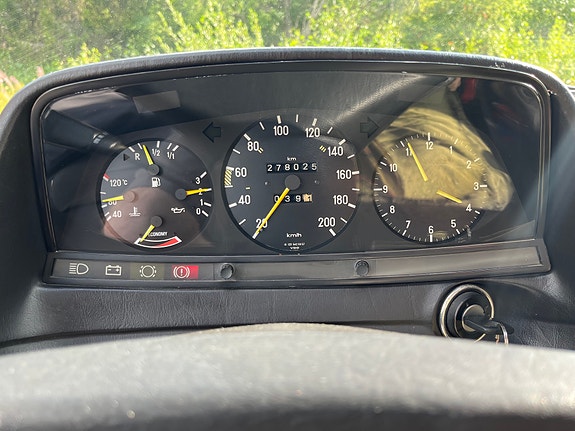 Mercedes-Benz 200 11 of 24