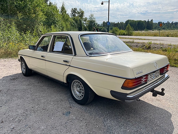 Mercedes-Benz 200 6 of 24