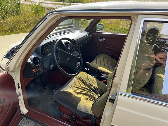 Mercedes-Benz 200 8 of 24