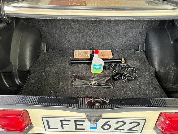 Mercedes-Benz 200 13 of 24