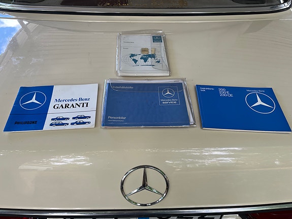 Mercedes-Benz 200 15 of 24