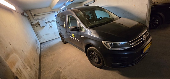 Volkswagen Caddy Maxi 2 of 3