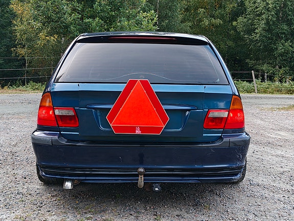 BMW 320d 4 of 9