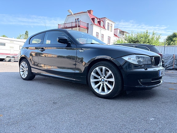 BMW 118d 4 of 6