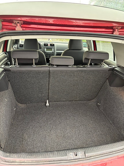 Volkswagen Golf V 5 of 5