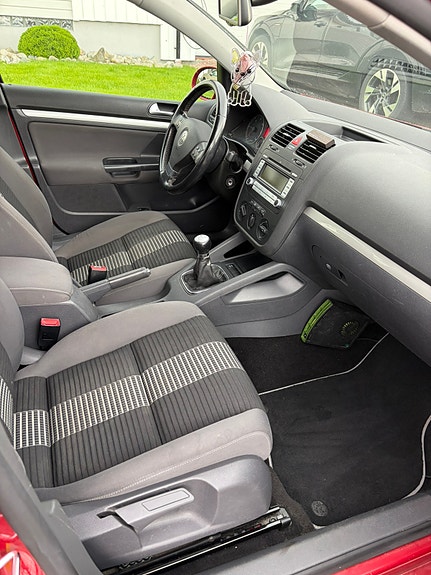 Volkswagen Golf V 3 of 5