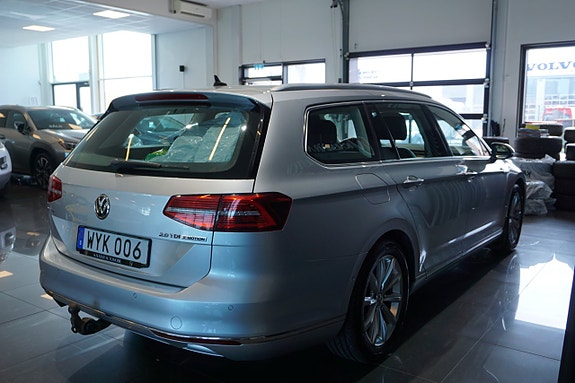 Volkswagen Passat 7 of 16
