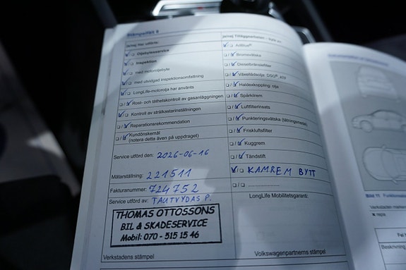 Volkswagen Passat 16 of 16
