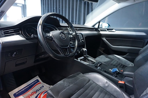 Volkswagen Passat 11 of 16