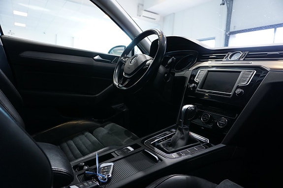 Volkswagen Passat 15 of 16